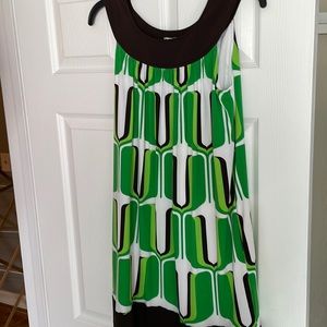 Maggy London, size 4 cute and flowy dress with pockets